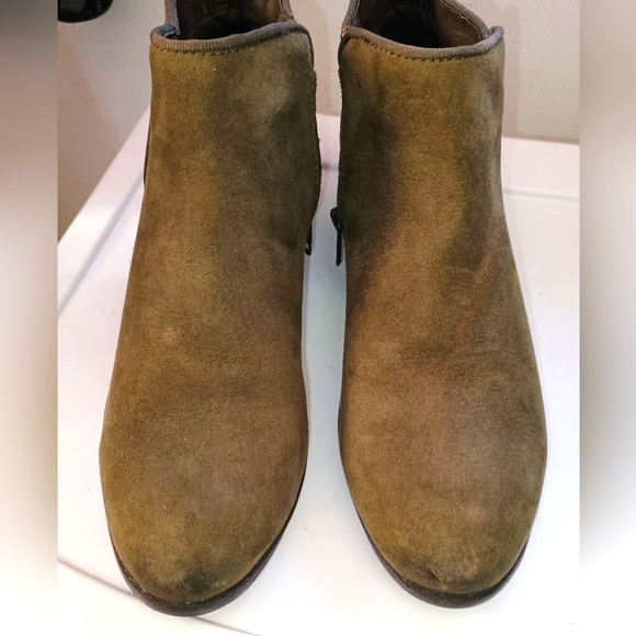 NWOT Dunes Olive Ankle Booties - Picture 7 of 7